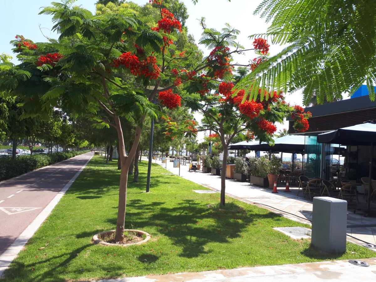 Sea Front & City Center, Amazing Sea View Limassol Bagian luar foto