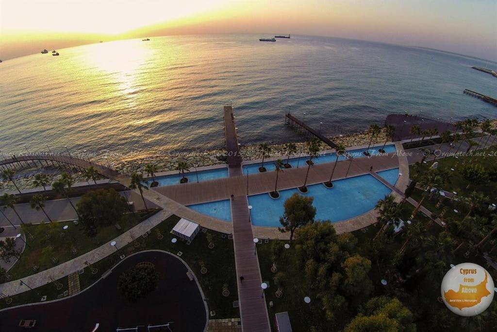 Sea Front & City Center, Amazing Sea View Limassol Bagian luar foto