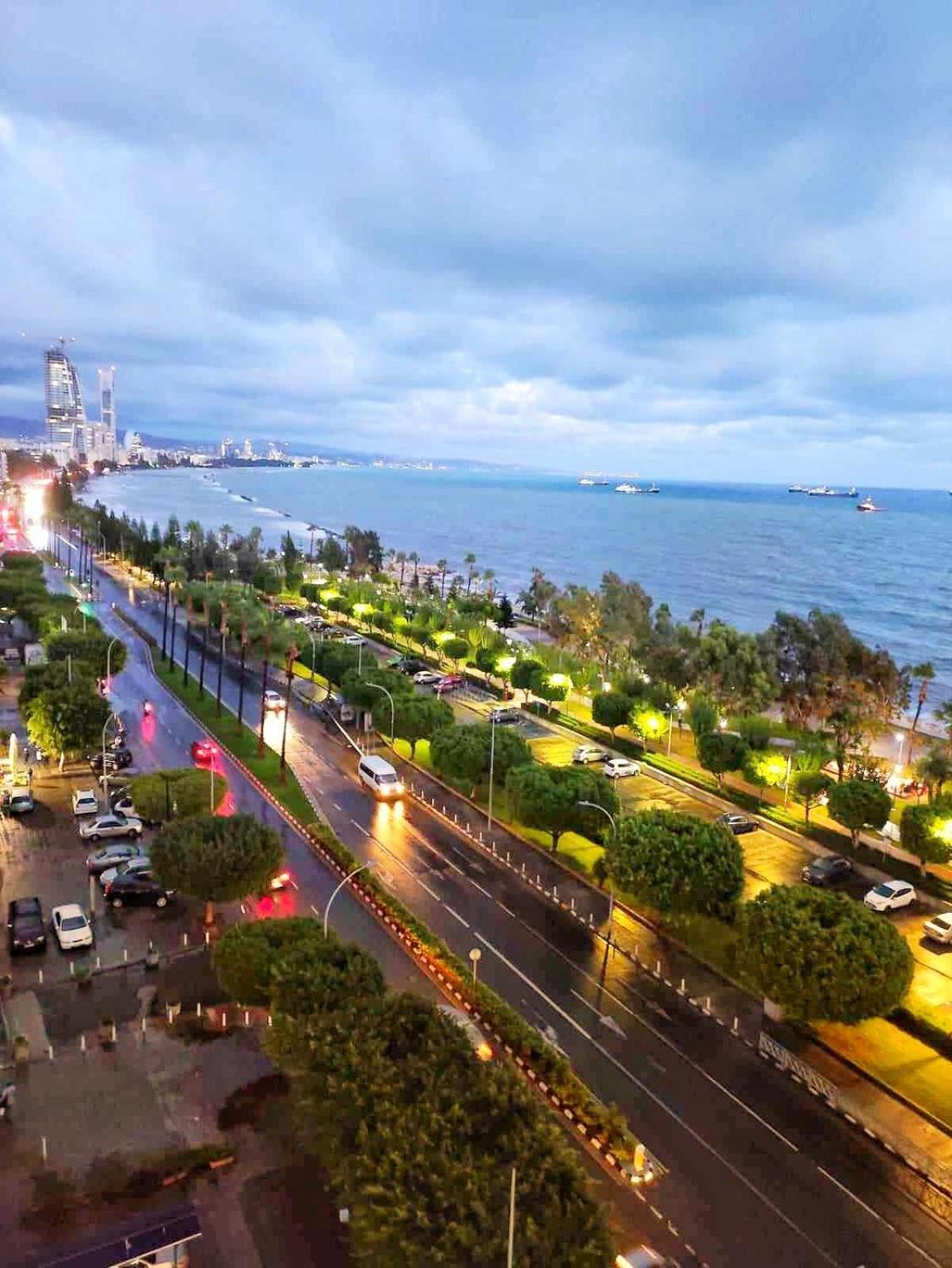 Sea Front & City Center, Amazing Sea View Limassol Bagian luar foto